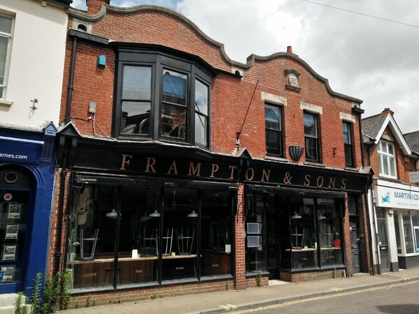 Framptons, Ringwood