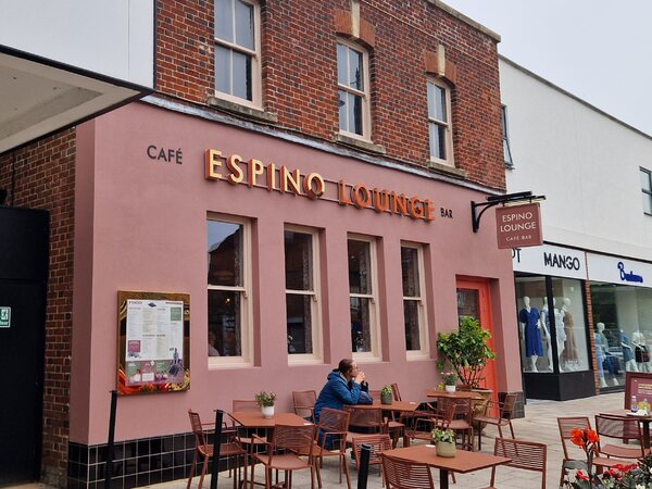 Espino Lounge, New Milton